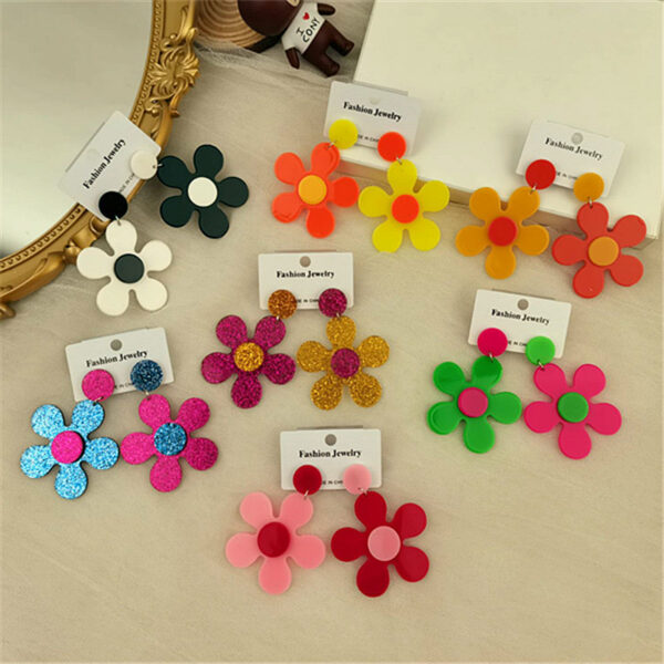 O1CN01wXZ48t27ScW8X6Rqu_3843297796-0-cib Wholesale Fashion Contrasting Color Five-petal Flower Acrylic Earrings