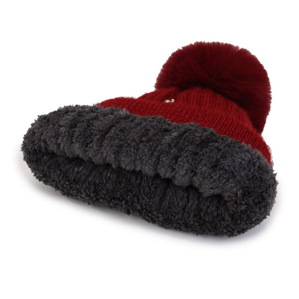 O1CN01wZ9HaS1UA3R9rMhd7_2208852062476-0-cib Wholesale Plush and Thick Insulation Knitted Hats with Diamond Wool Hats