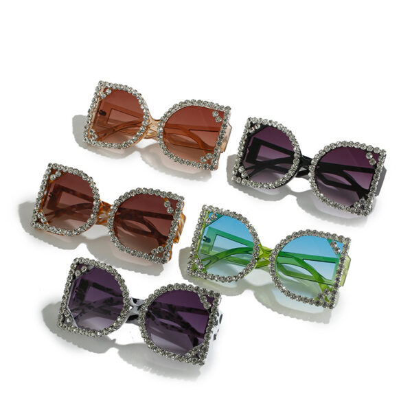 O1CN01wpzHZf1SIBChb3J9f_2814762223-0-cib Wholesale D-shaped Large Box PC Sunglasses