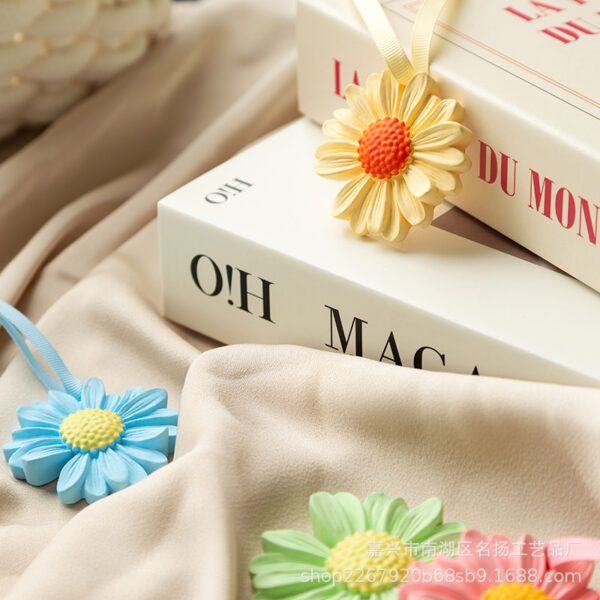 O1CN01wrkKc41f6M9FEZBRN_2211670133957-0-cib Wholesale Fireless Aromatherapy Diffuser Solid Gypsum Car Pendant Fragrance Tablets