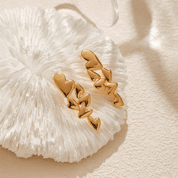 O1CN01wtu2XP1EhSZOE8rm1_2210915660383-0-cib Wholesale Heart Irregular Copper Plated 18K Real Gold Earrings