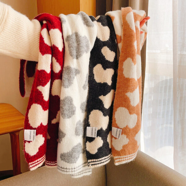 O1CN01wvCJkI25QfbZssipK_2214963367521-0-cib Wholesale Winter Cow Pattern Knitted Polyester Scarf
