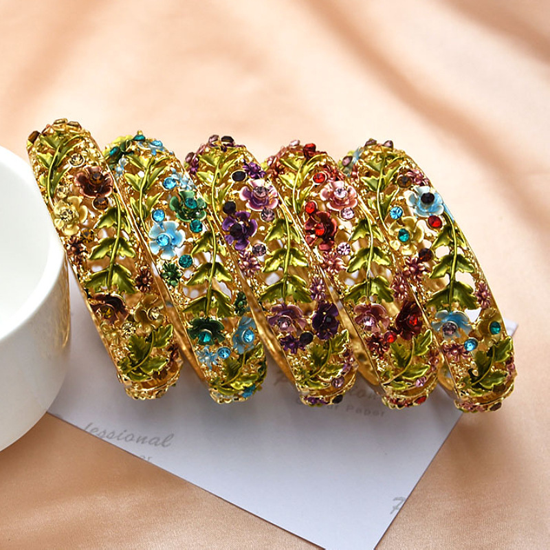 Wholesale Europe and the United States cross-border foreign trade jewelry retro rose diamond hollow alloy cloisonne antique painted bracelet women