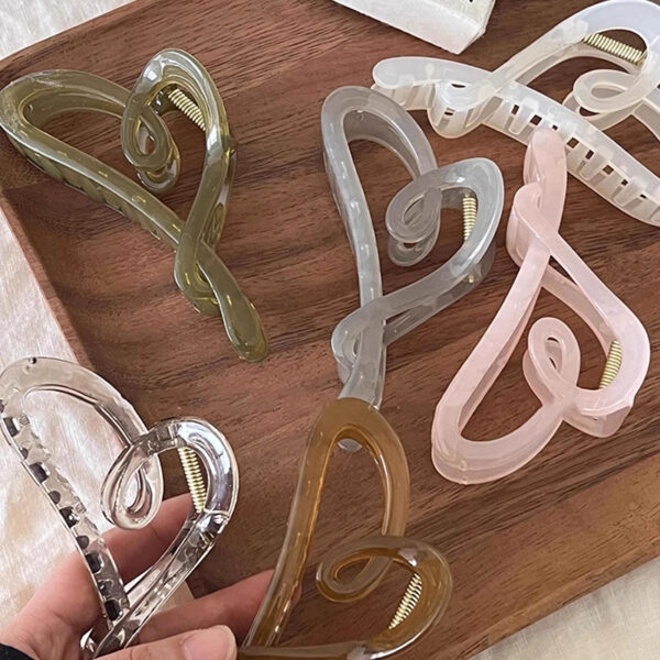 O1CN01wyNhE12FUvai7XKF4_2211406438884-0-cib Wholesale Love Hair Large Shark Clip