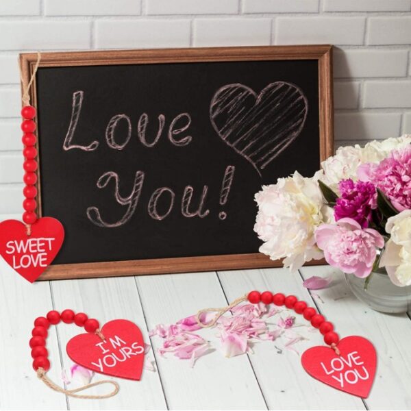 Wholesale Valentine's Day decoration wooden bead string heart-shaped wall decoration