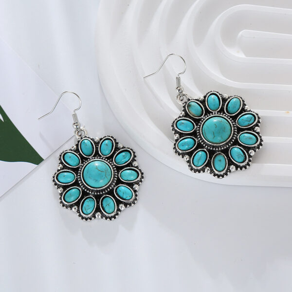 Wholesale Retro Ethnic Style Alloy Inlaid White Turquoise Round Earrings