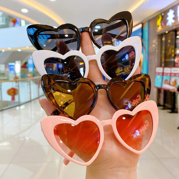 O1CN01yBNXGr1kBSZx5OanC_2212477064645-0-cib Wholesale Love Children's PC Sunglasses