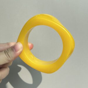 Trapezoidal yellow, inner diameter about 6.15cm
