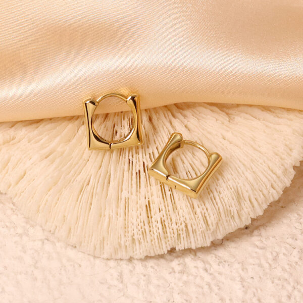 Wholesale Stainless Steel 18K Gold Simple Geometric Earrings Women's Small Mini Earrings