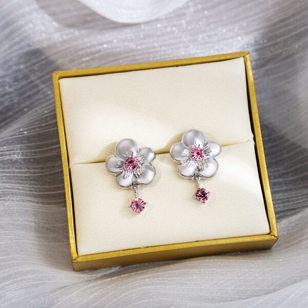 Wholesale French Flower Studded Diamond Alloy Earrings
