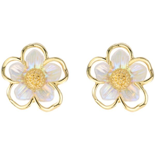 Wholesale Korean Vintage Flowers Resin Earrings