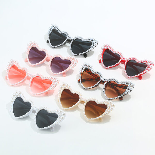 Wholesale PC Large Frame Inlaid with Pearl Heart Women's UV Resistant Sunglasses