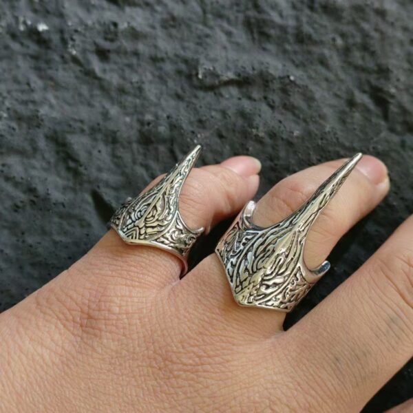 O1CN01zMB0jd2LNxLsmS9AK_2207619309681-0-cib Wholesale New Gothic Skull Eagle Beak Opening Alloy Men Ring