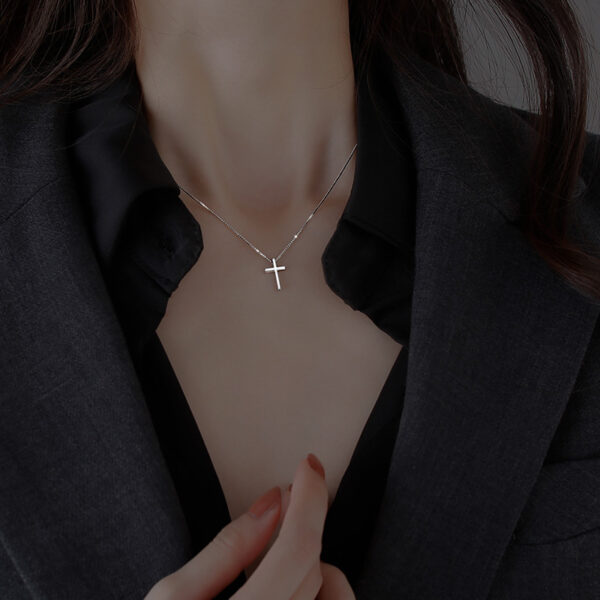 O1CN01zPVejV2CI9QpWGDFr_2208411428450-0-cib Wholesale Cross Clavicle Versatile Silver Necklace