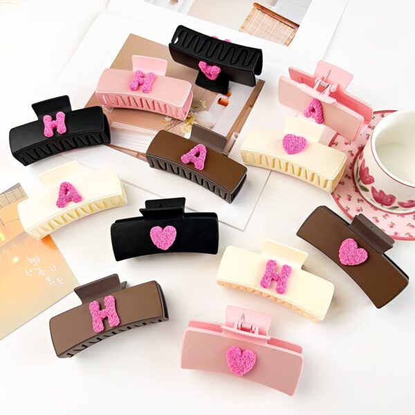O1CN01zqZwnG2J3E6mPnXKf__2207315079365-0-cib Wholesale Large Patch Heart Letter Clip