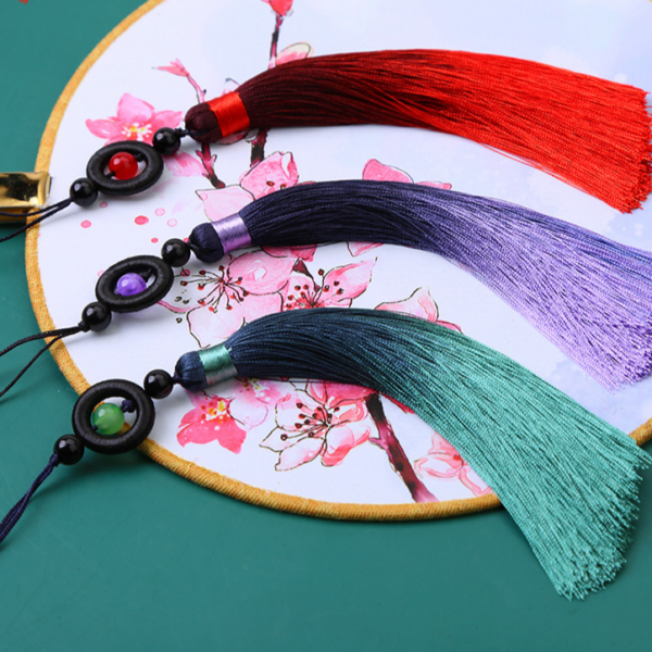 a6b5ff4314d9aa073fa300350a78a79a Wholesale 16CM Lucky Beads Gradient Tassel Tassel
