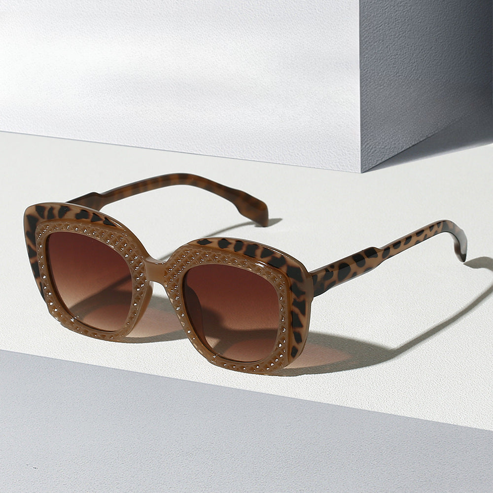 Wholesale Fashion Square Frame Plastic Sunglasses
