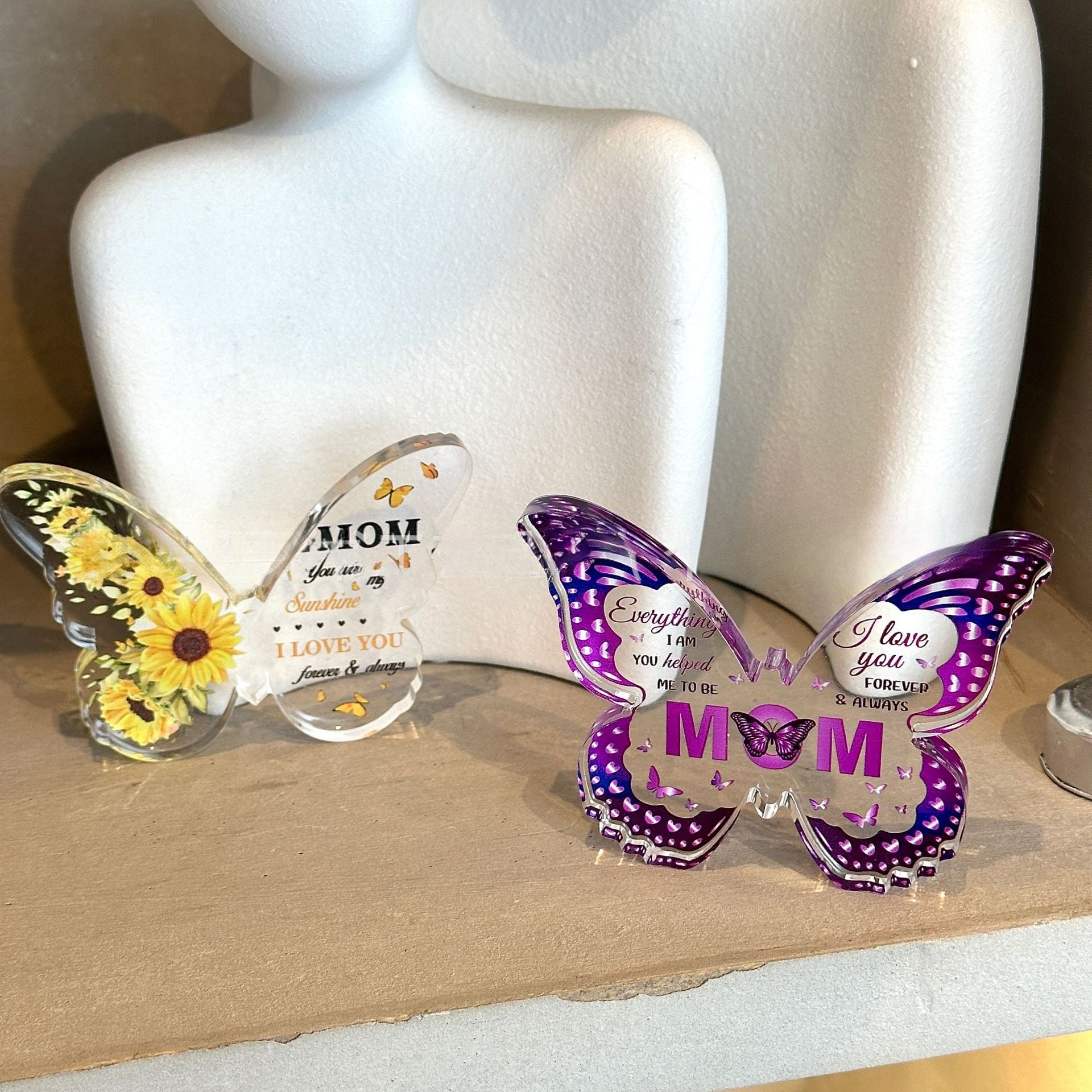 Wholesale Transparent Acrylic Butterfly Ornaments for Family Birthday Gifts Home Oice Desktop Ornaments