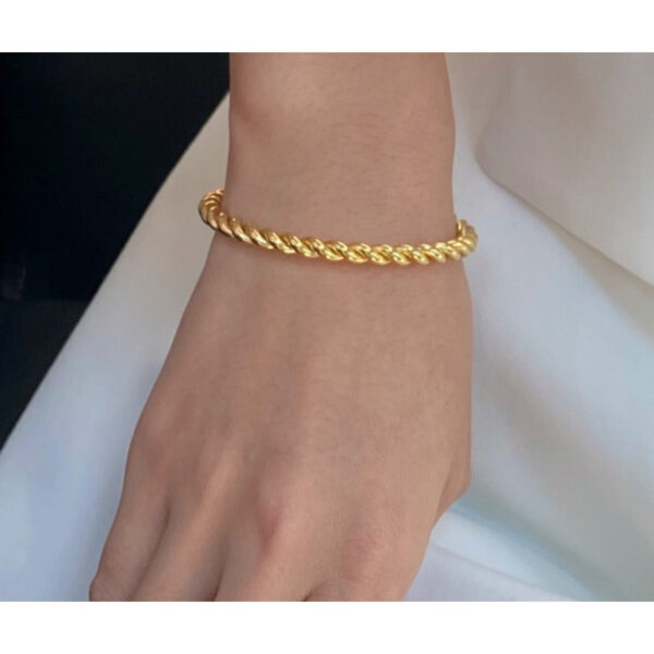 d196afa5ac67eb648eb7358b1f6ba0a9 Wholesale Twist Fashion Titanium Steel Bracelet