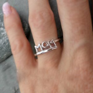 f908e76e8590df195731de85509f043a Wholesale Mother's Day White-plated Steel Brass Rings