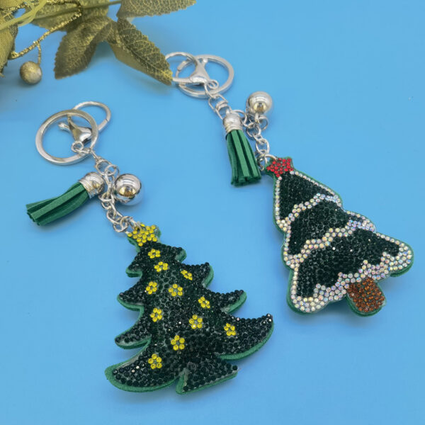 oly-aa06afa944a3eefd57d946d67b4b04de Wholesale Christmas Tree Diamond Keychain