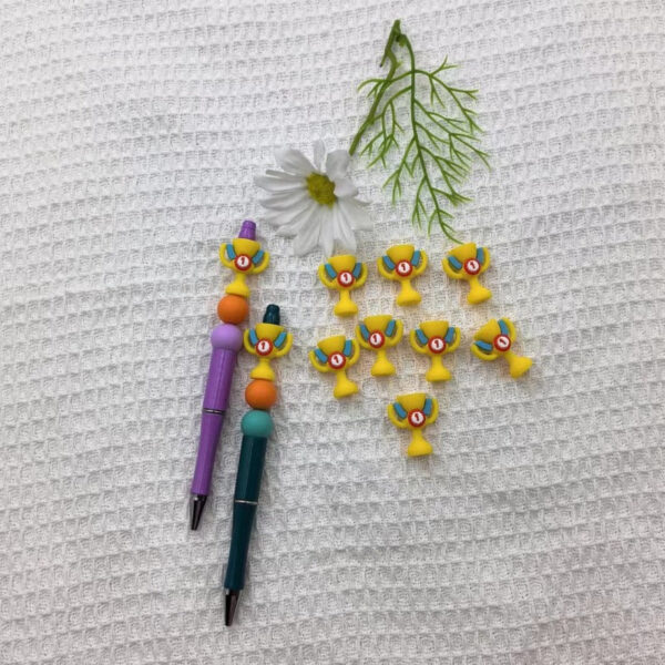 0c6570ba95b6ffed826da17f464ea4dd Wholesale 10pcs 3D Stereoscopic Trophy Silicone Beads