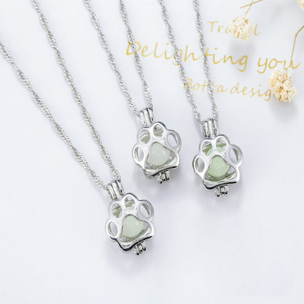 Wholesale Halloween glow-in-the-dark dog footprint necklace