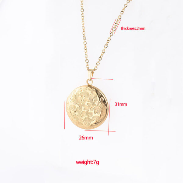 Wholesale 316L Mirror Stainless Steel Retro Pattern Round Photo Box Necklace