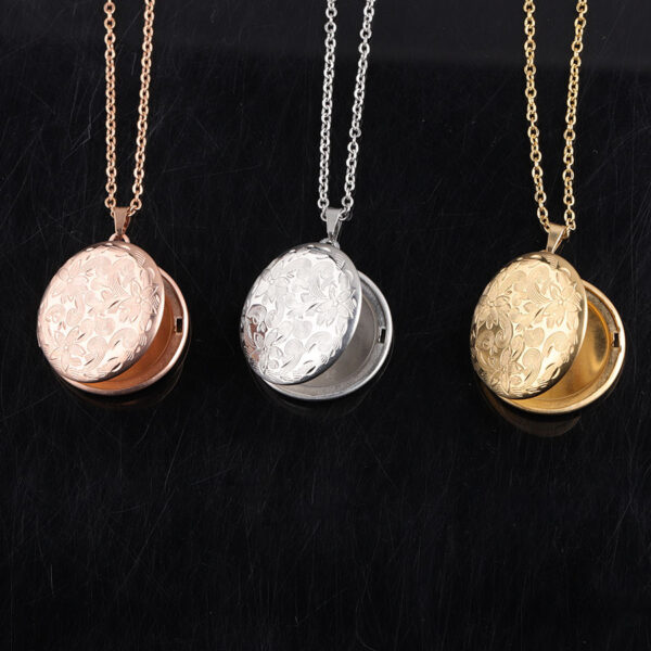 Wholesale 316L Mirror Stainless Steel Retro Pattern Round Photo Box Necklace