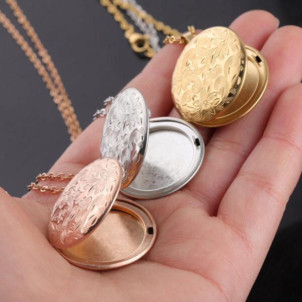 Wholesale 316L Mirror Stainless Steel Retro Pattern Round Photo Box Necklace