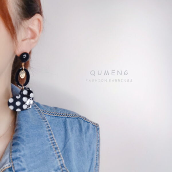 18992245821_1300811574 Wholesale Long Earrings Showing Face Small Love Black and White Wave Dot Earrings