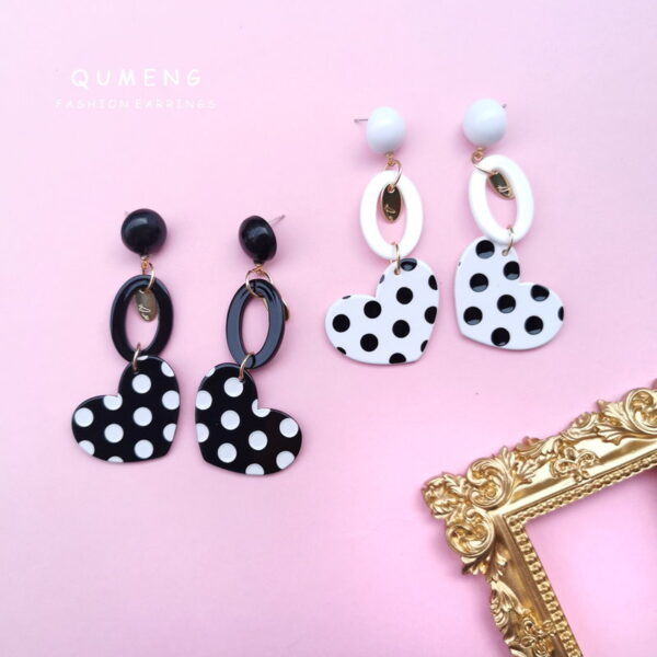 19066652640_1300811574 Wholesale Long Earrings Showing Face Small Love Black and White Wave Dot Earrings