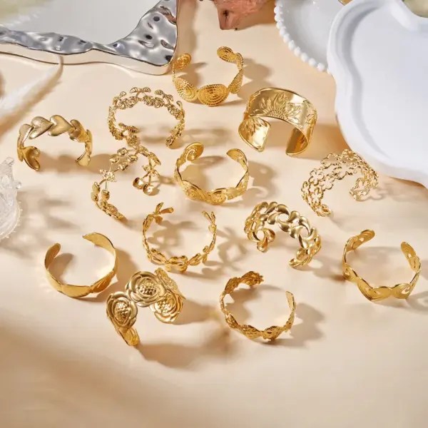 304-Stainless-Steel-Geometric-Cherry-Heart-Shape-Twist-Hammered-Sweet-Simple-Style-Bangle-For-Unisex-main-image-3-1 304 Stainless Steel Geometric Cherry Heart Shape Twist Hammered Sweet Simple Style Bangle For Unisex