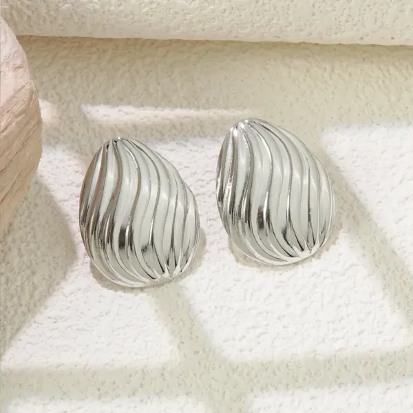 304 Stainless Steel Geometric Star Flower Stone-Free Simple Style Classic Style Commute Ear Studs