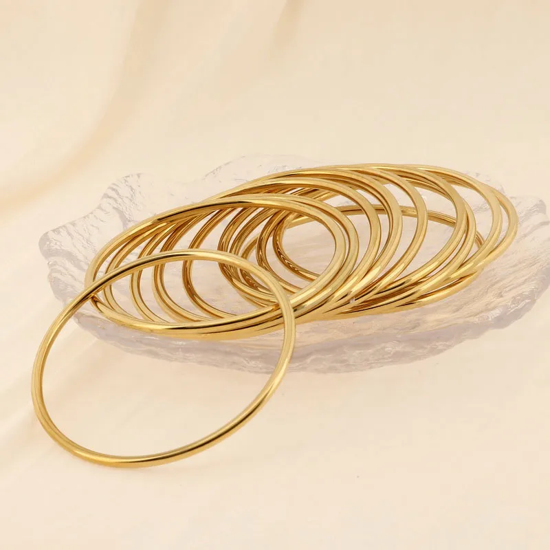 Wholesale 304 Stainless Steel Round Electroplating 18K Gold Plated Simple Style Waterproof Non Tarnish Round Bangle