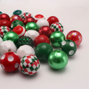 Wholesale 50pcs Red and Green Diamond Print Christmas 20MM Acrylic Beads DIY Mixed Color Mixed Style Beaded Loose Beads Combination