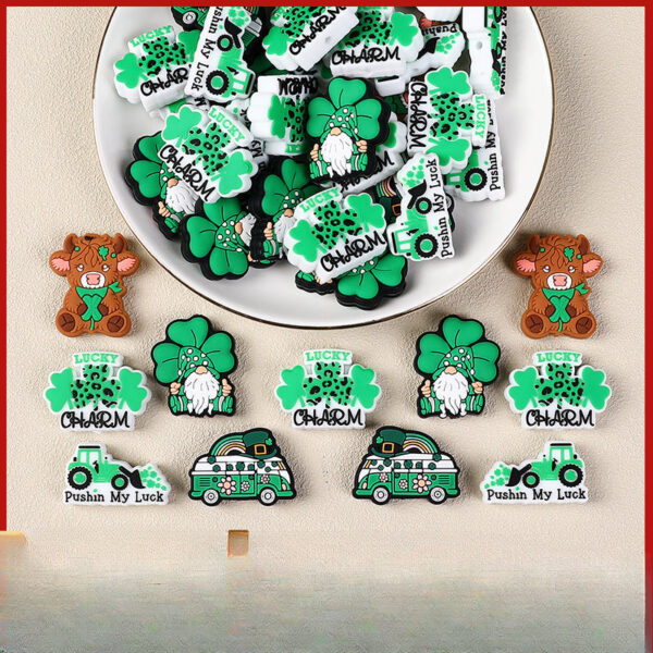 Wholesale 20pcs Cartoon Four Leaf Clover St. Patrick's Day Decoration Highland Cow Silicone Beads