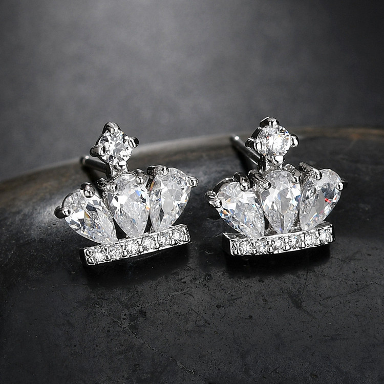Wholesale Zircon Copper Pure Sier Red Corundum Inlaid Earrings S925 Pure Sier st Crown Stud Black Ear Clips