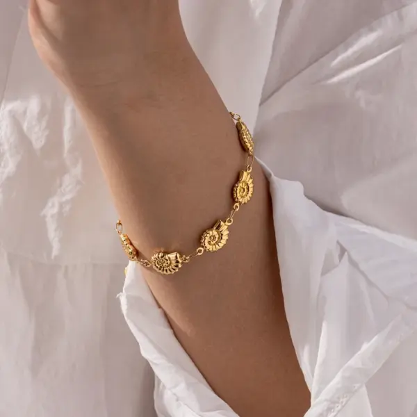 Conch Jewelry Set For Women Featuring Electroplated 304 Stainless Steel With 18K Real Gold PVD Coated Handmade Chain