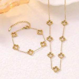 Four Leaf Clover Jewelry Set For Women In Titanium Steel With 18K Real Gold Plated PVD Coated Finish And Cable Chain