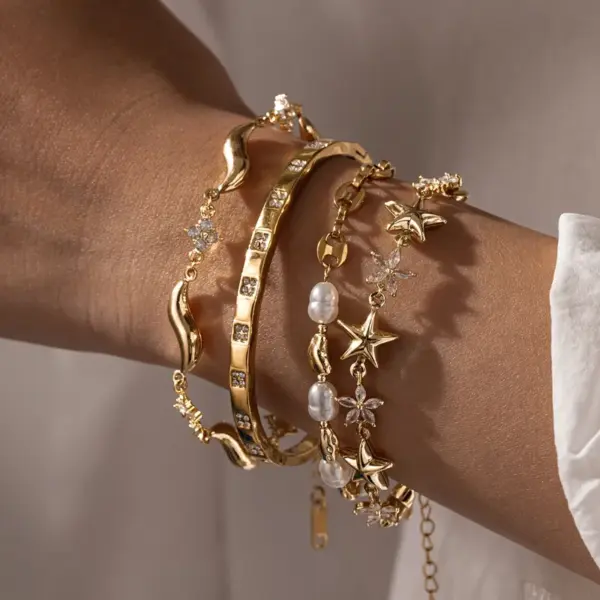 Geometric Electroplated Women's Bracelets In 304 Stainless Steel With 18K Gold PVD Coating And Zircon Inlay