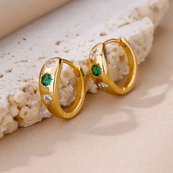 Gold Plated Green Zirconia Crystal Round Women's Earrings Sparkling Minimalist Geometric Ear Jewelry Suitable For Daily Commuting And Gift Giving