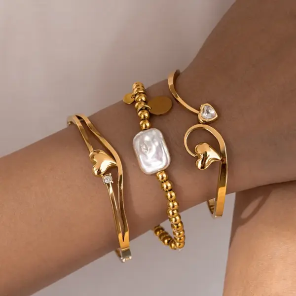 Heart Shape Electroplated Bangle For Women In 304 Stainless Steel With 18K Real Gold PVD Coated And Zircon Inlay