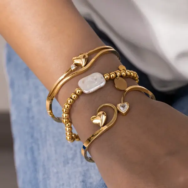 Heart Shape Electroplated Bangle For Women In 304 Stainless Steel With 18K Real Gold PVD Coated And Zircon Inlay