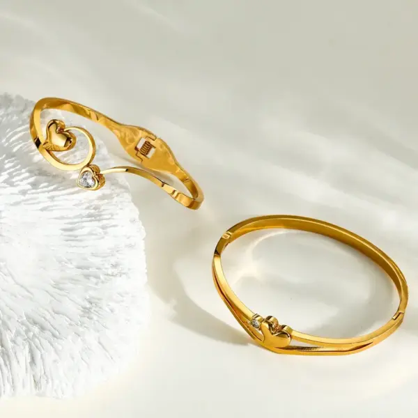 Heart Shape Electroplated Bangle For Women In 304 Stainless Steel With 18K Real Gold PVD Coated And Zircon Inlay