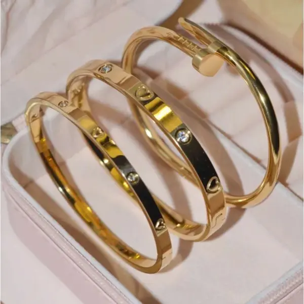 Heart-Shape-Unisex-Bangle-304-Stainless-Steel-With-18K-Gold-Plated-Coating-And-Zircon-Inlay-main-image-1-1 Heart Shape Unisex Bangle, 304 Stainless Steel With 18K Gold Plated Coating And Zircon Inlay