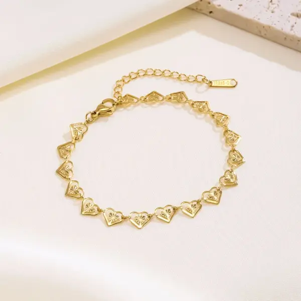 Heart-shaped 18K Gold Plated 304 Stainless Steel Bracelet By Feng Innovation Design, Suitable For Women To Wear On Daily Dates Or Occasions