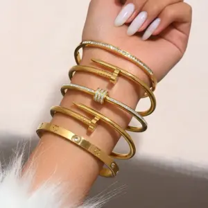 Lucky Heart Waterproof Non Tarnish Bangle For Women In 304 Stainless Steel With 18K Real Gold Plated PVD Coating And Rhinestones