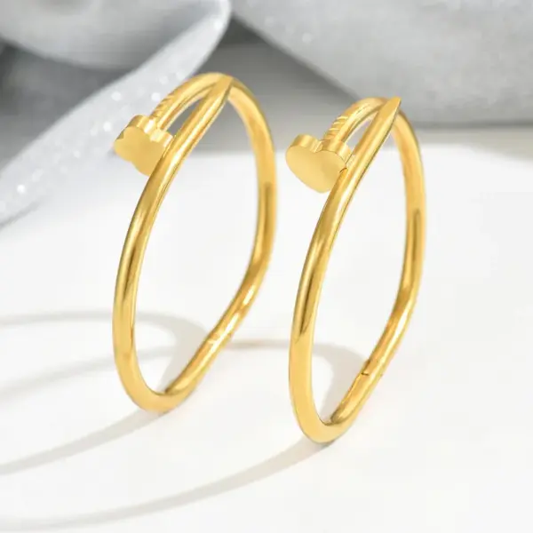 Lucky Heart Waterproof Non Tarnish Bangle For Women In 304 Stainless Steel With 18K Real Gold Plated PVD Coating And Rhinestones