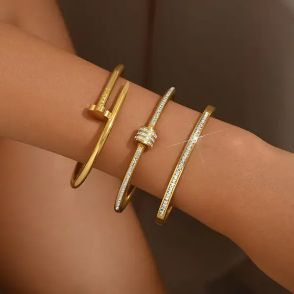 Lucky Heart Waterproof Non Tarnish Bangle For Women In 304 Stainless Steel With 18K Real Gold Plated PVD Coating And Rhinestones